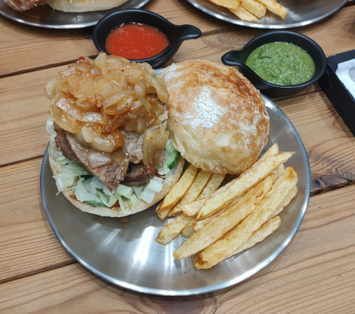 رستوران تاده