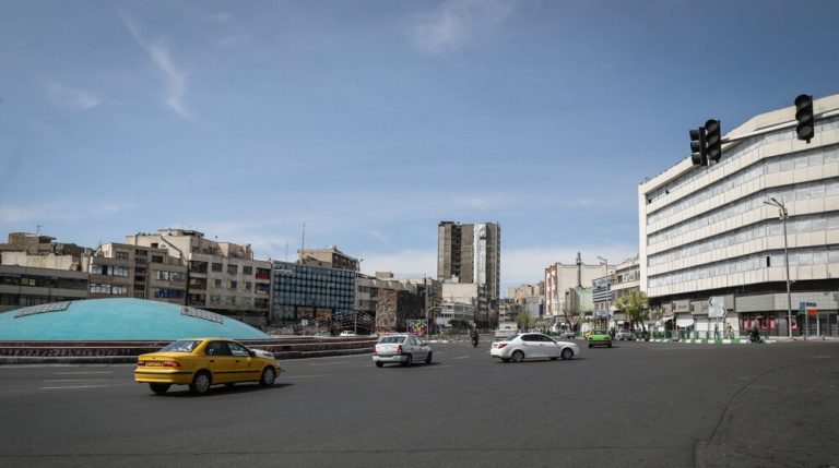بهترین فست فود های میدان انقلاب تهران ( 10 فست فود برتر )