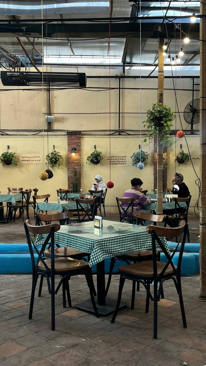 کافه عمارت جهان کوچک من