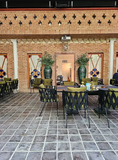 عمارت آویژه تهران