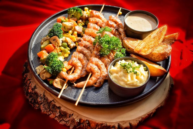 رستوران های معروف مشهد ( 5 رستوران معروف )