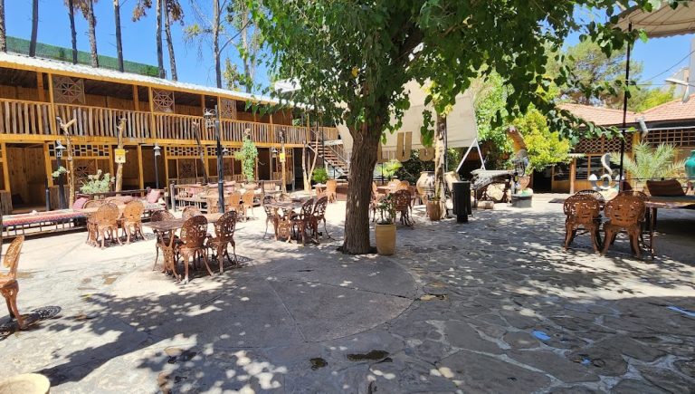 رستوران های شیراز با فضای باز ( 4 رستوران برتر )