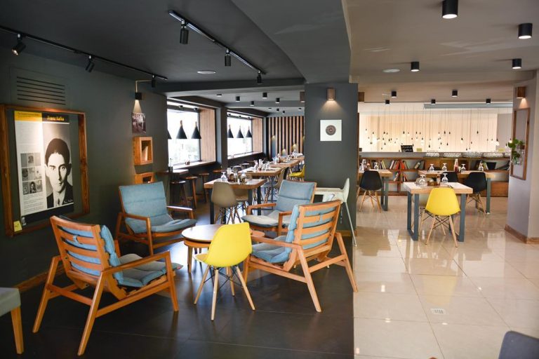 بهترین کافه رستوران شیراز ( 6 کافه رستوران برتر )