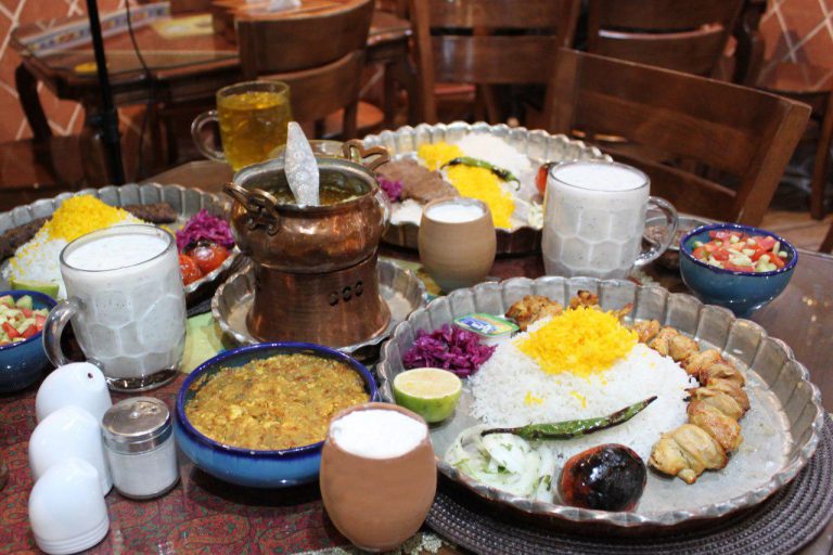 رستوران شبانه روزی گرگان ( 3 رستوران برتر )