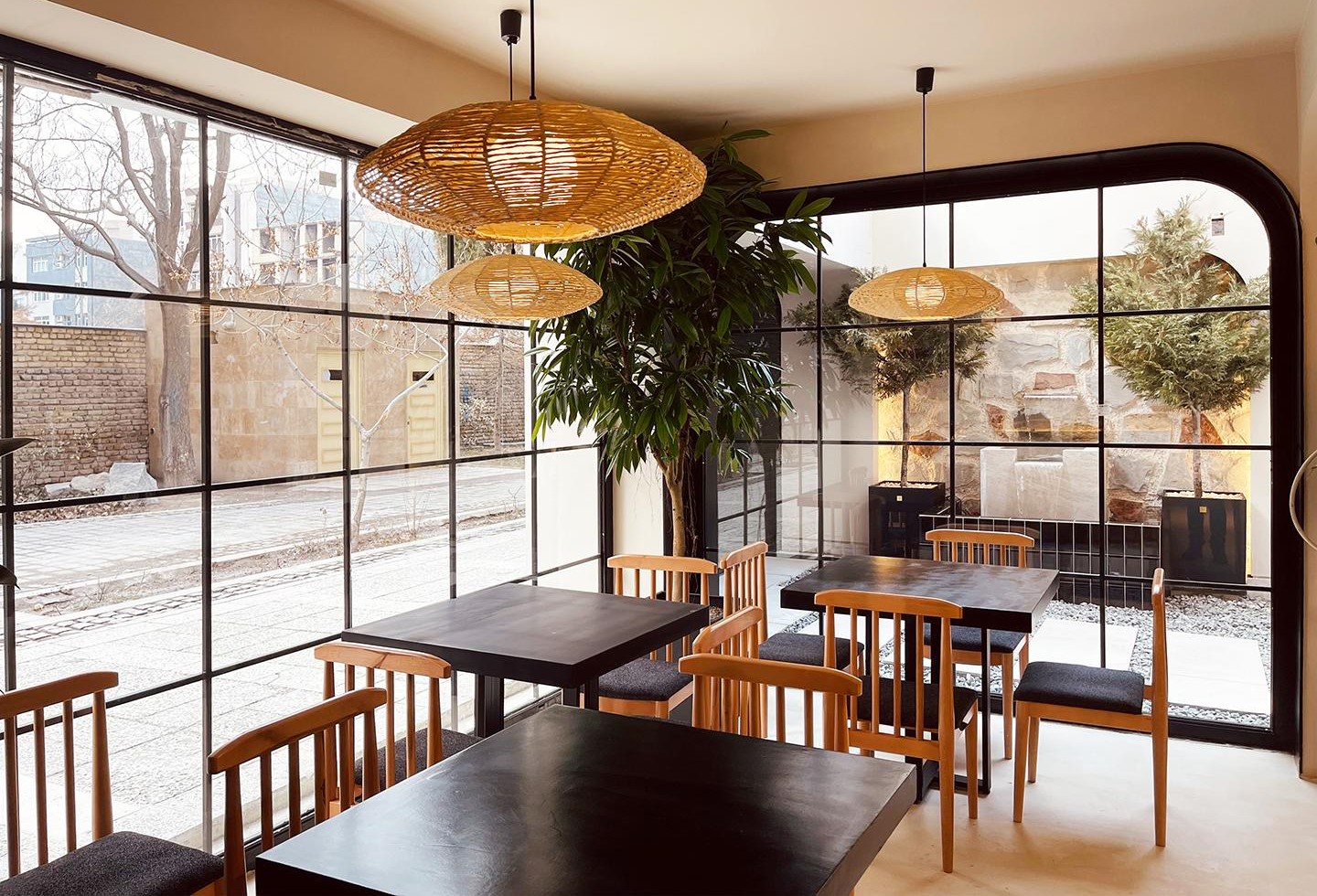 کافه بلک اسکوئر