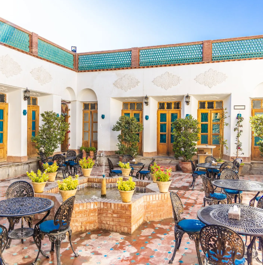 کافه رستوران سهروردی اصفهان